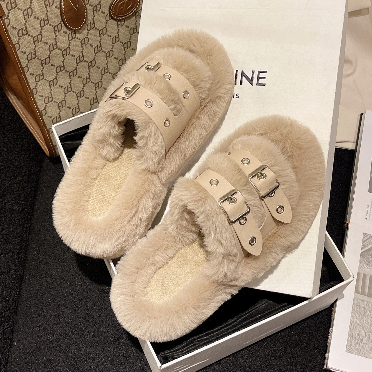 

Wedge Winter Woman Slipper Flat Shoes Female Slides Platform Fashion Pantofle Heeled Mules Soft Luxury 2023 High Rome