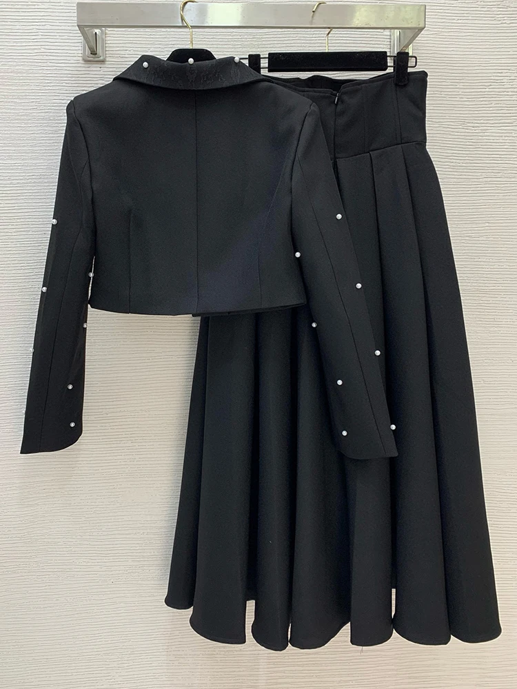 طقم تنورة و سترة مطرزة خريف 2025