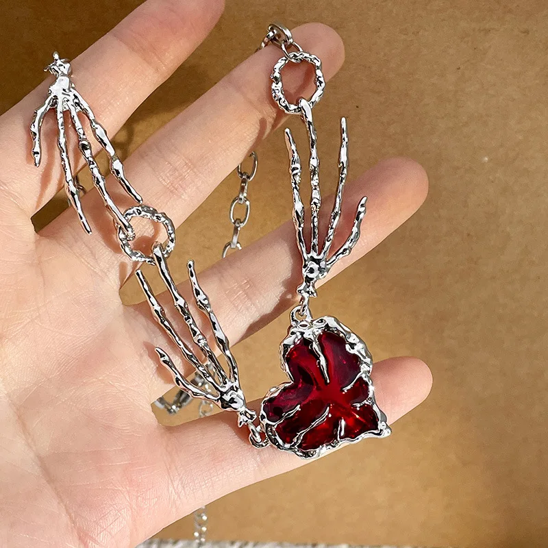 Wine Red Heart Pendant Neckchain Punk Personality Exaggerated Collar Chain Ghost Claw Dark Black Design Female Jewelry
