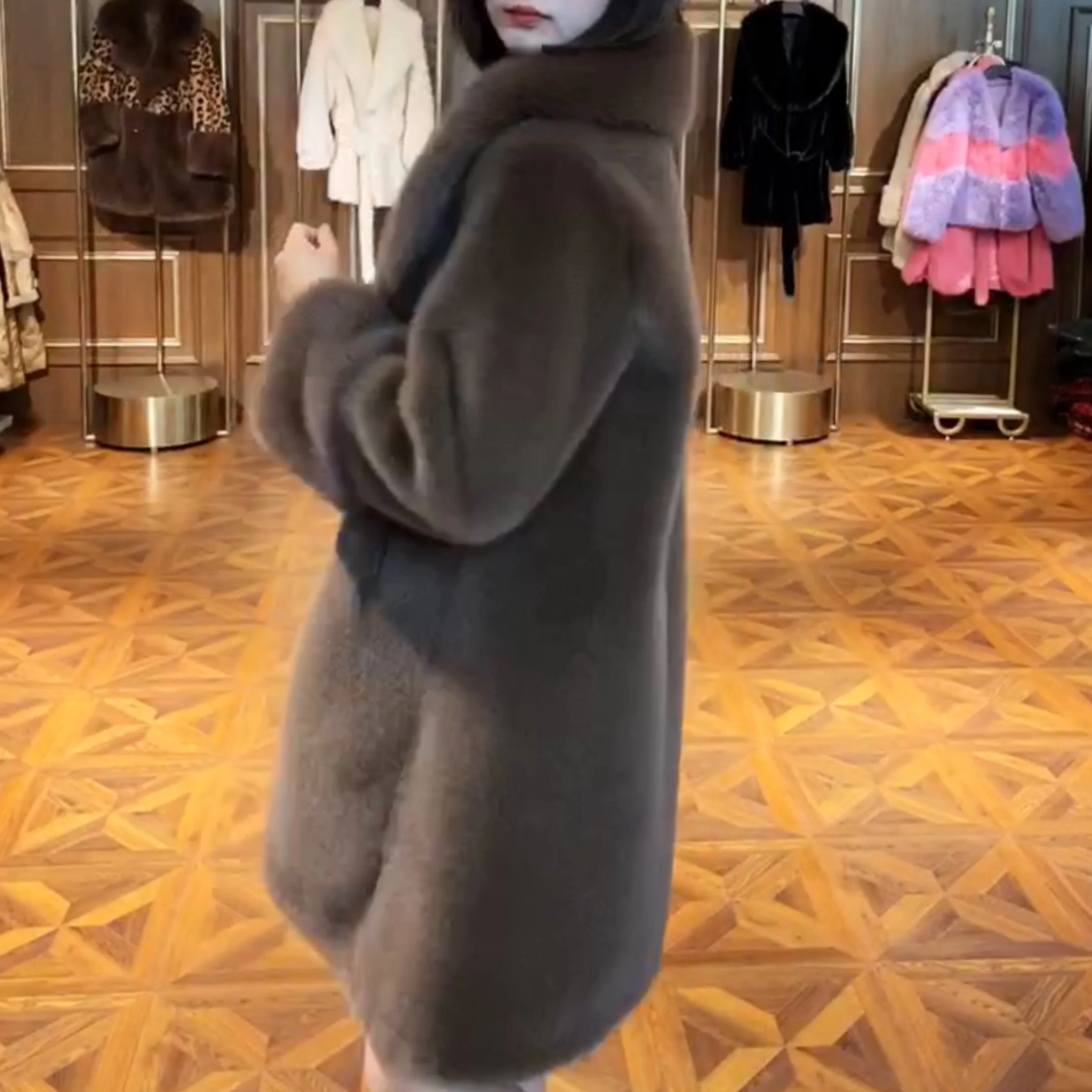 European Fur Long Sleeve Female European Mink Integrated Warm Casual Jacket Winter Fashion Loose Long Sleeves Fur Coats Women