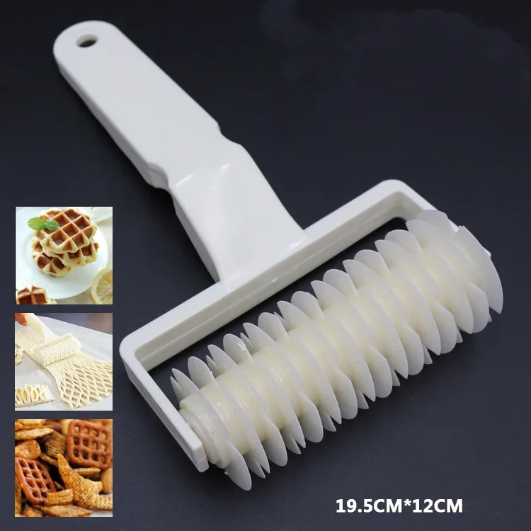 Description Picture 2 of itemLarge Size Pizza Roller Cutter Pie Cookie Cutter Pastry Baking Tools Knife Bakeware Embossing Dough Roller Lattice Cutter Craft