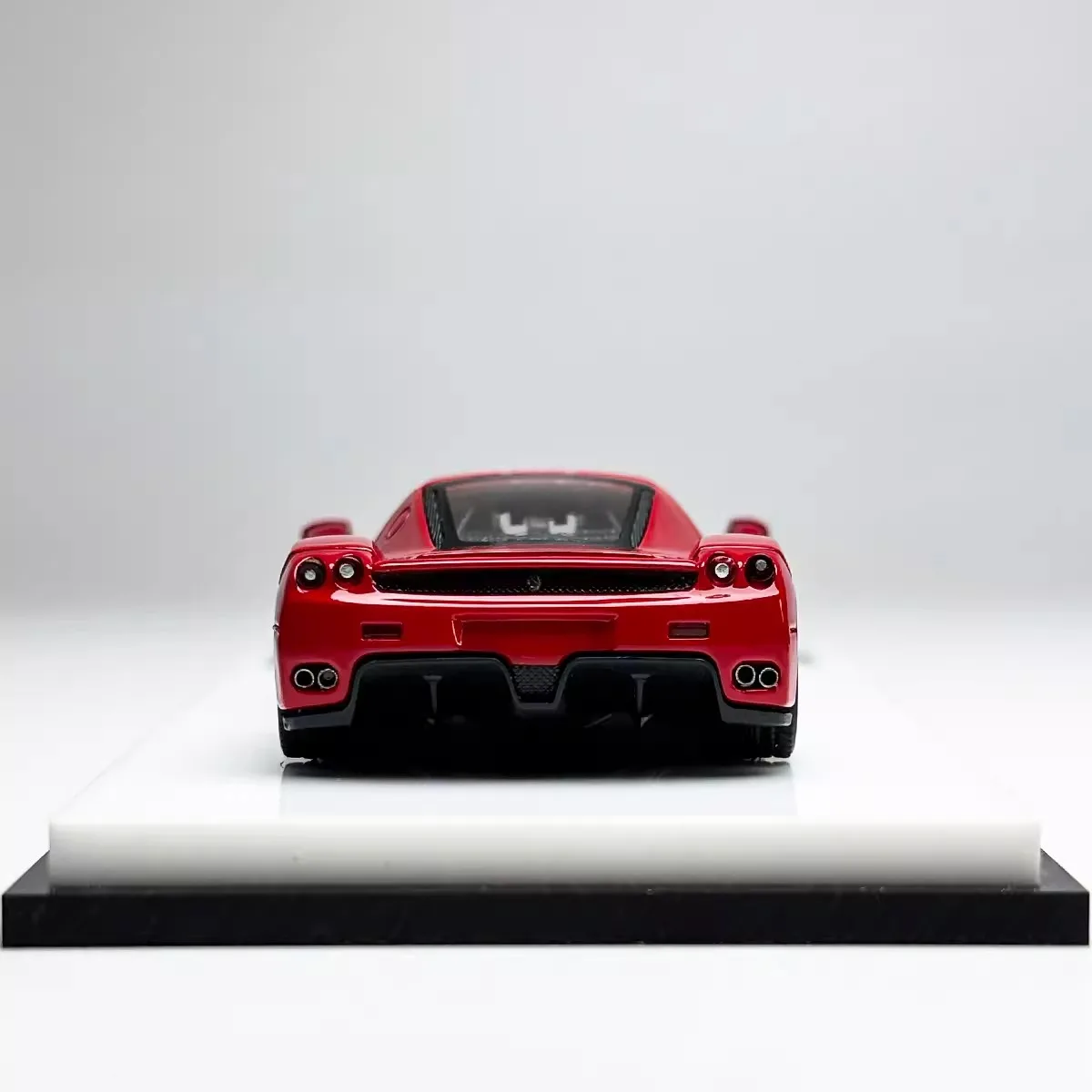 킹 모델 점프 호스 엔조 레드 합금 자동차 모델 컬렉션 장식, 1:64