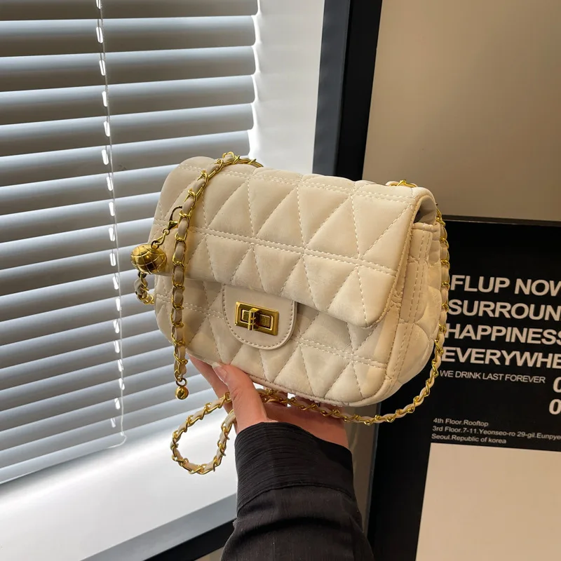 Popular Embroidery Thread Small for Women 2024 New Fashion All-Match Chain Messenger Casual Square Bag