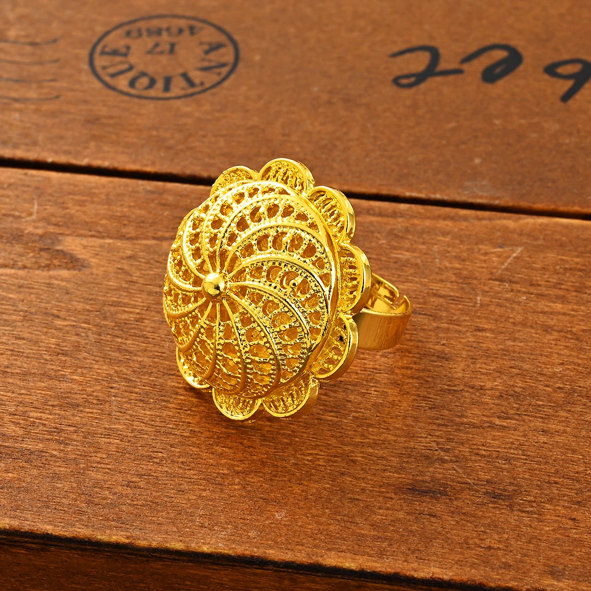 Notre Sélection D'accessoires De Tête Pour Les Mariages De L'été