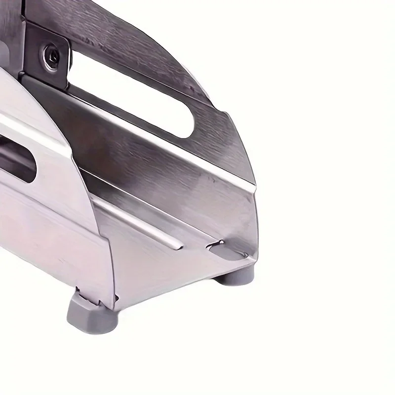 Vegetable cutting demonstration