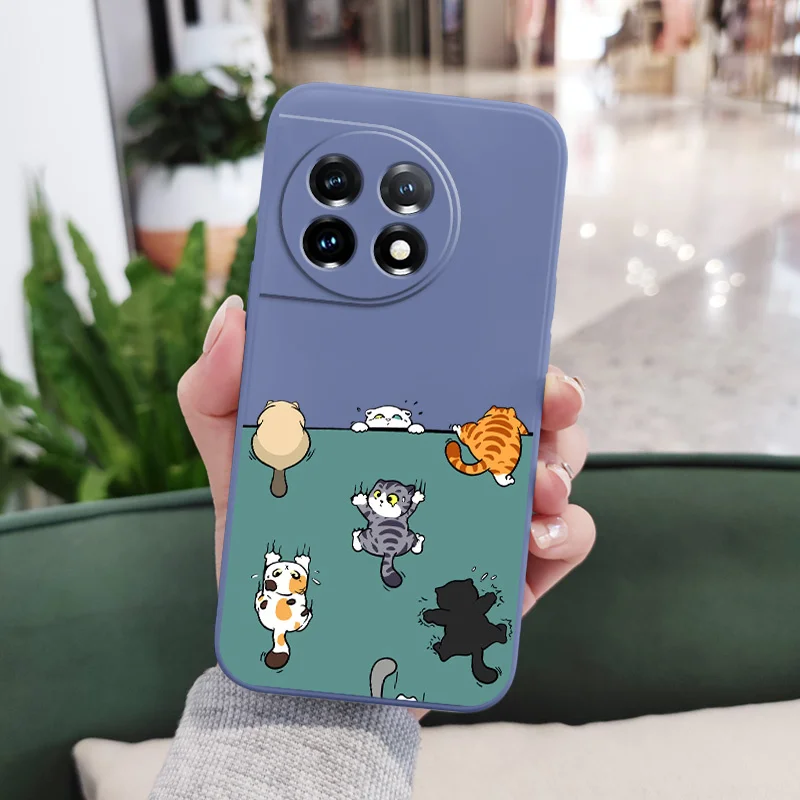 Adorable Climbing Cat Liquid Silicone Phone Case