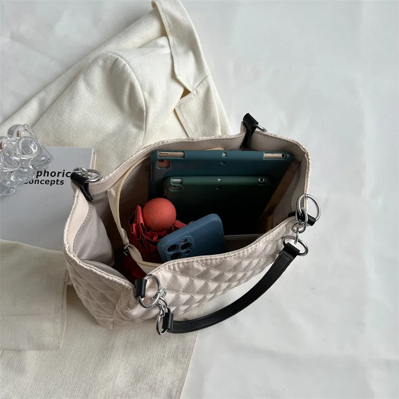 Women's Large Capacity Shoulder Bag Quilted Tote Bag Fashion All-match Commuter Bag