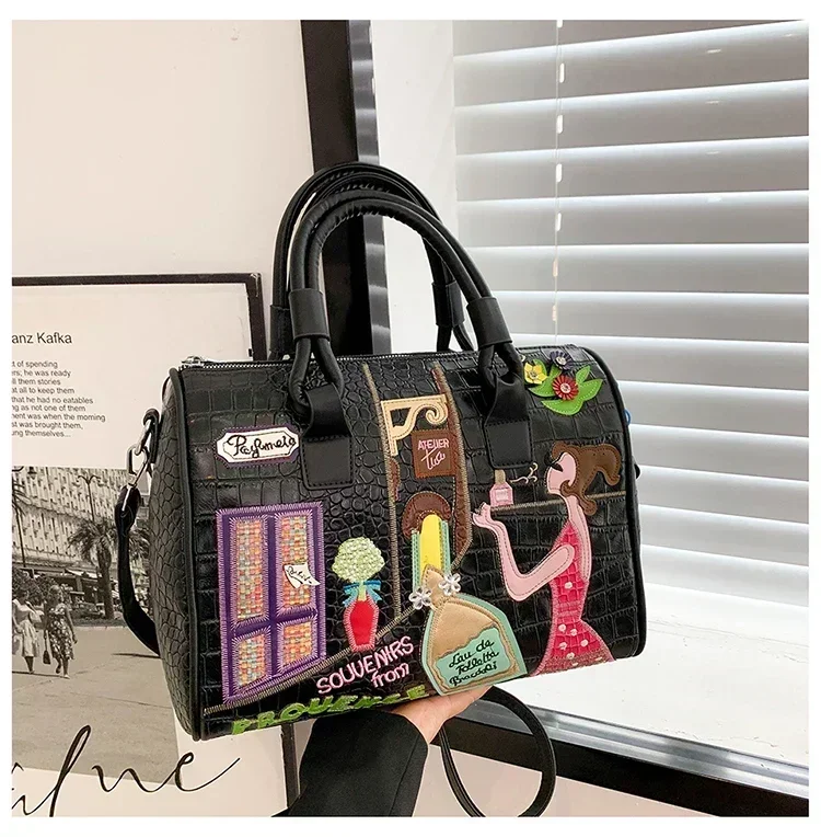 Borsa da donna tridimensionale ricamata europea e americana nuova borsa Boston a tracolla alla moda di grande capacità