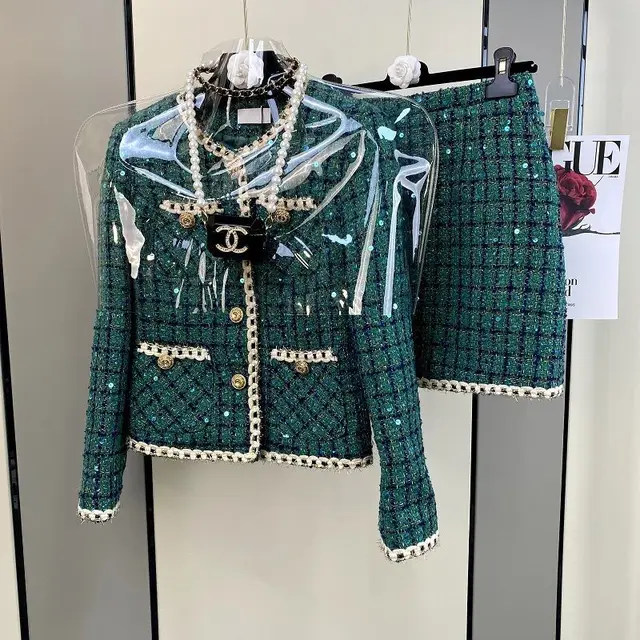 Costume élégant Vintage en Tweed parfumé pour femmes, manteau, haut et jupe, ensemble deux pièces, tenue verte, vêtements de fête en Jacquard d'hiver 1