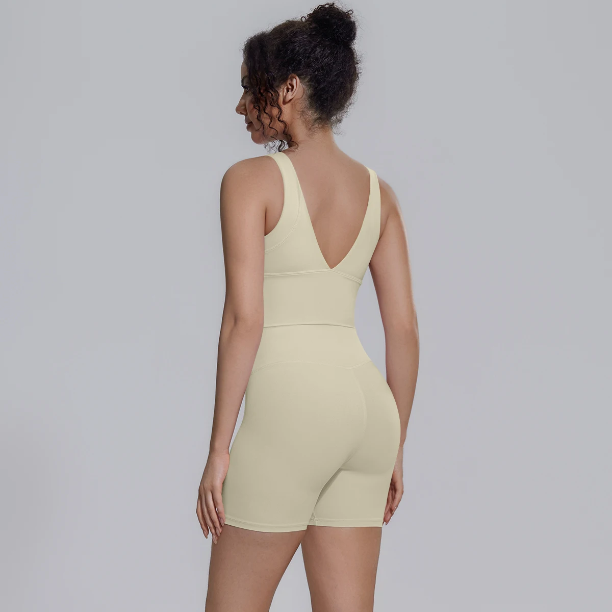 Solid Color Summer Yoga Set Woman's Sexy Backless Yoga Underwear with Chest Pad Quick-Dry Hip Push Up Fitness Shorts Sportswear
