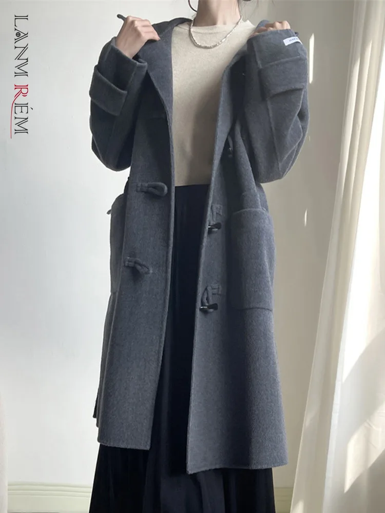 

[LANMREM] High End Hooded Wool Outwear For Women Solid Horn Button Long Sleeve Elegant Female Coats 2023 Winter New 26D5664