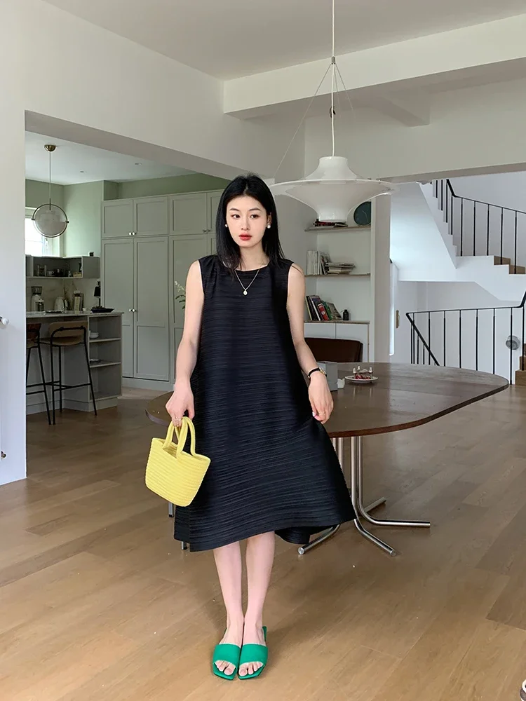 Pleated Women's Dresses | Plus Size Knee Length Dress With Natural Waistline And Folded Fabric