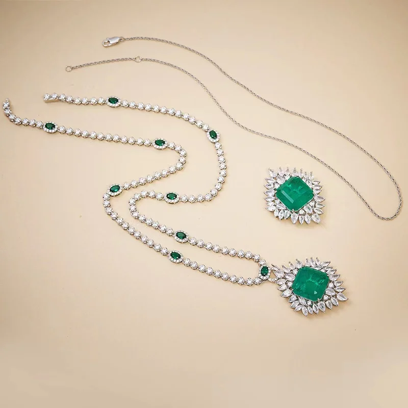 

High Quality Hot Trend Brand Luxury Jewelry Ladies Exquisite Green Square Pendant necklace Banquet Evening Accessories