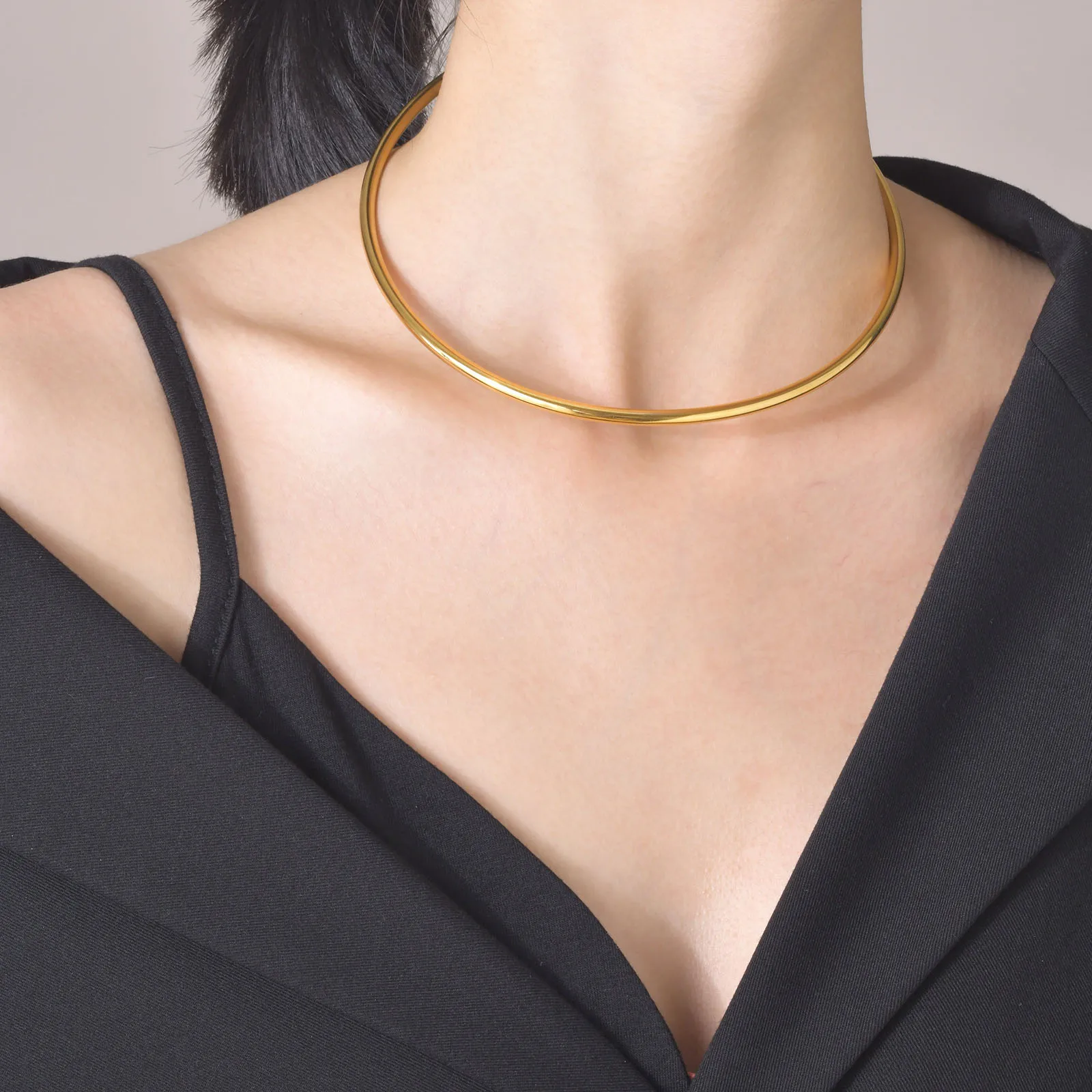 Vnox Minimalist Women Torques Gift Jewelry, Gold Color Stainless Steel 4MM Wide Chain Choker Necklace