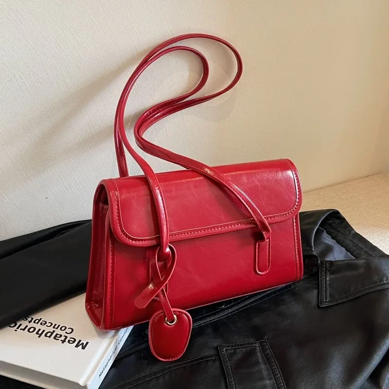 thumbnail image 1 of Bolsos de hombro de moda con bolsillo con solapa sólida y compartimento interior con cremallera de PU para mujer 2024 Bolsos de alta calidad para mujer, 1 of 5