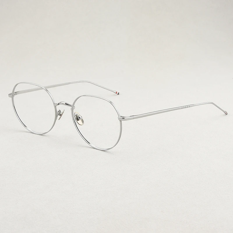 серебристый