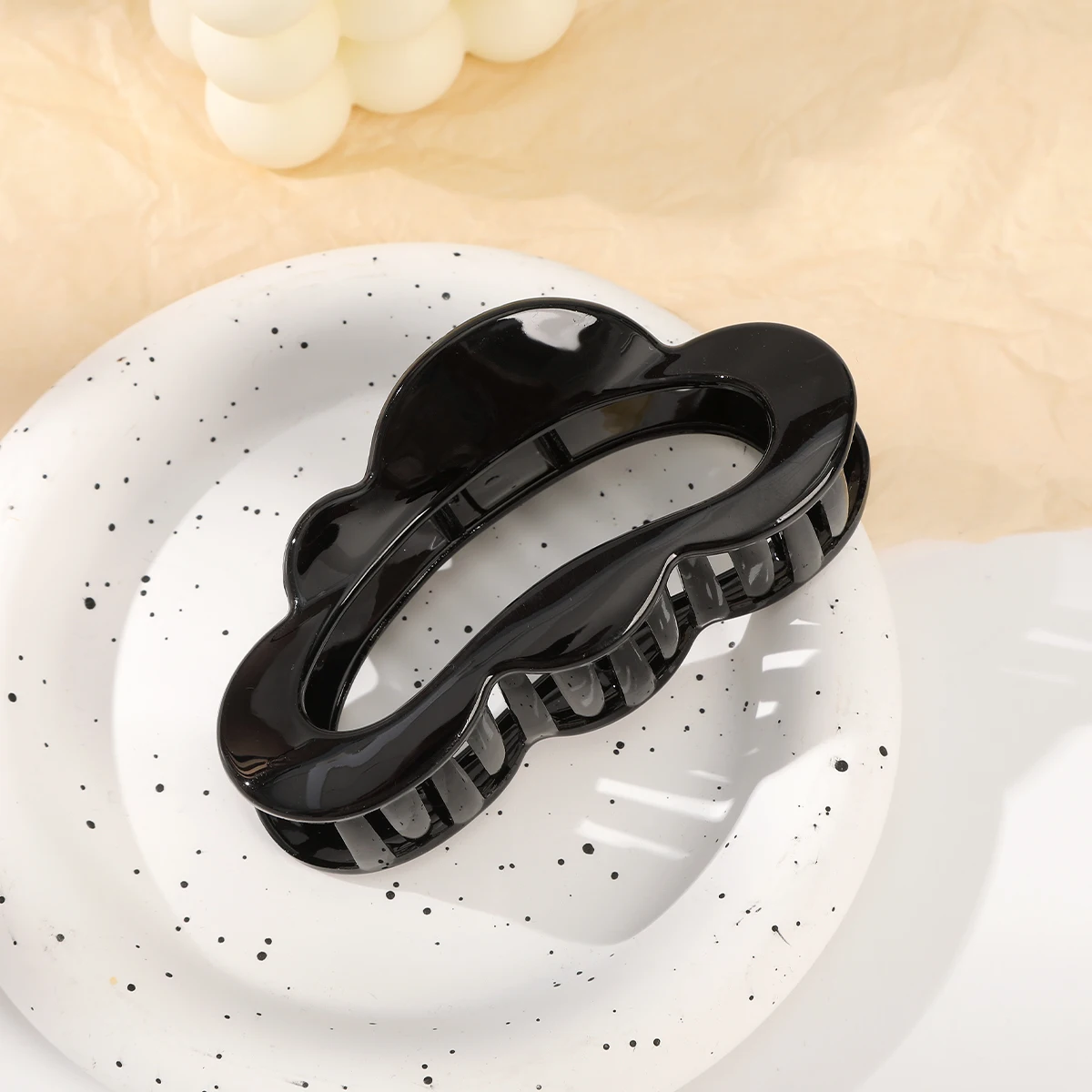 Large Hair Clip Claws For Women Black Simple Cloud Shape Hairpin Crab Hair Clip Ladies Temperament Shark Clip Hair Accessories