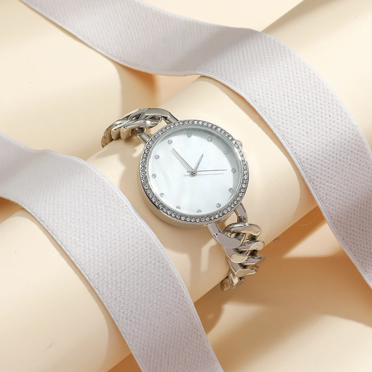 Fashion Simple Diamond Dial Chain Steel Belt Quartz Bracelet Watch women watches electronic watch