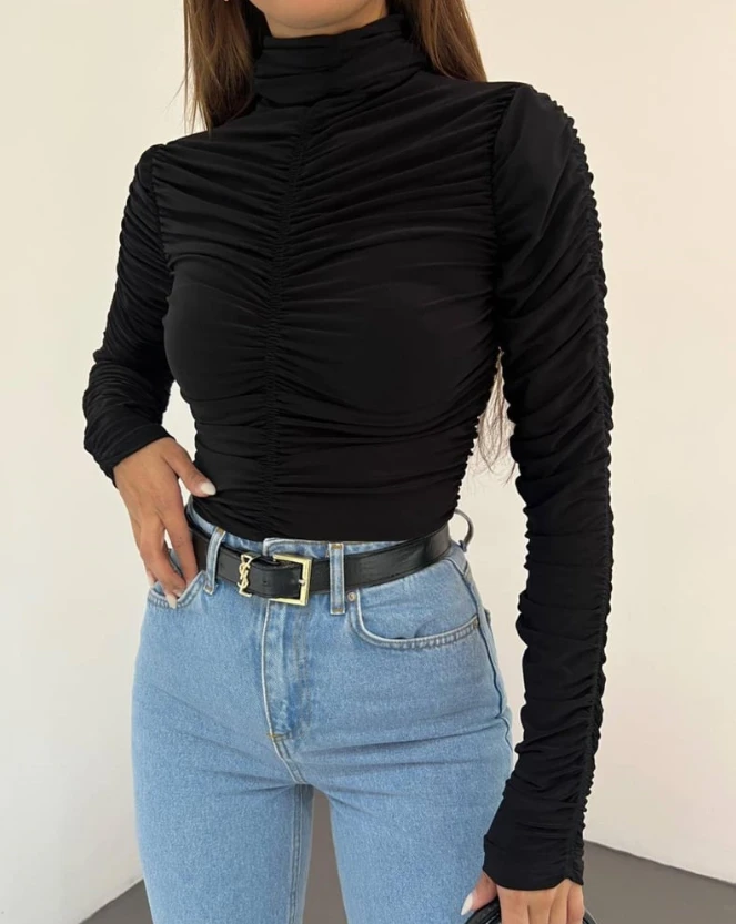 Рисунок 3 - Женский топ с высоким воротником