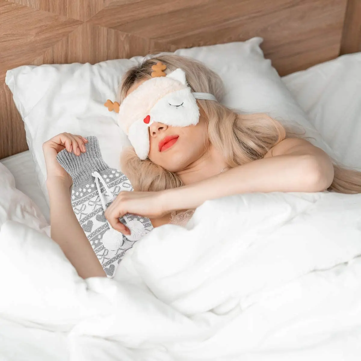 2L Knitted Long Water Injection Rubber Hot Water Bottle Warm Water Bag Hand Warmer Warm Bed Artifact Strip Hot Water Bottle Gift