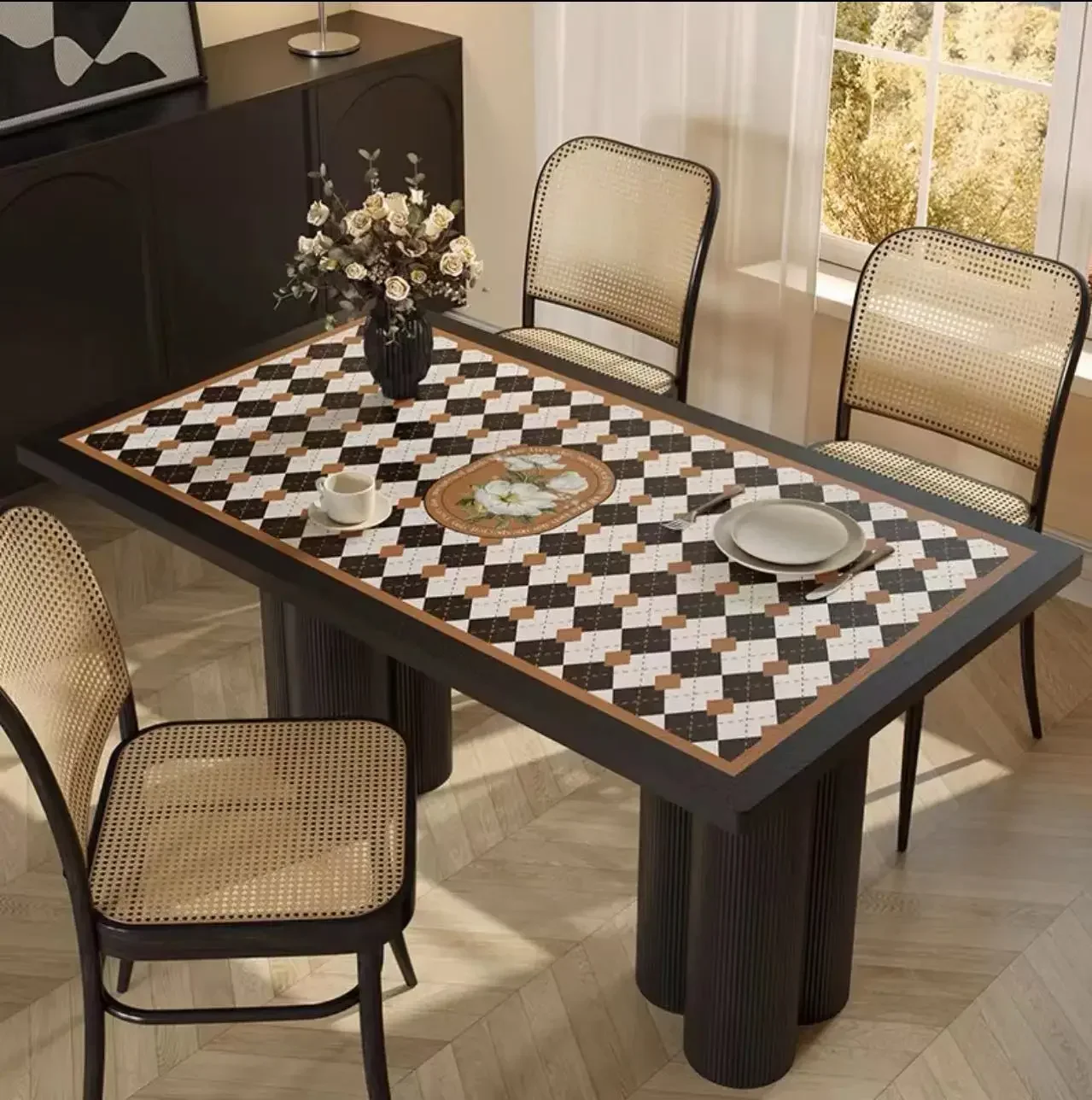 

Настольные круглые скатерти для стола 59BYLTWSTB01