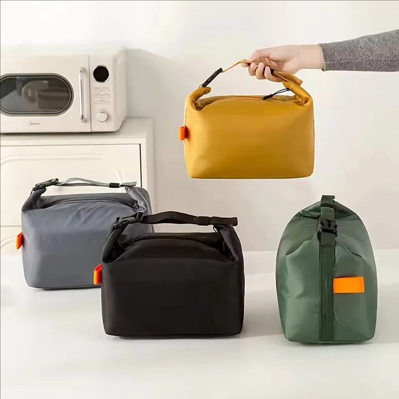 Stylish and Practical Insulated Lunch Bag with Spacious Capacity
