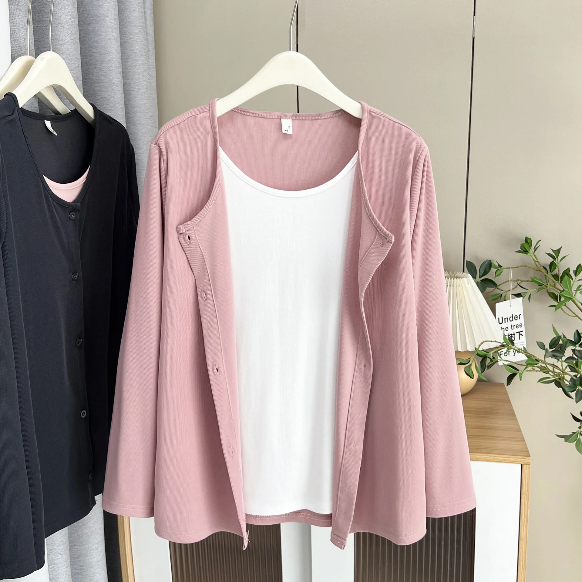 Plus Size Women's T-Shirt Autumn New Casual And Elegant Fake Two Pieces Long Sleeved Top 8050