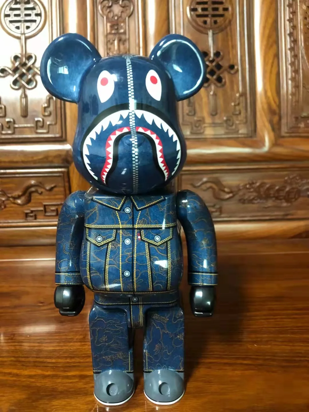 Bearbrick Reeves bape Levi s shark 