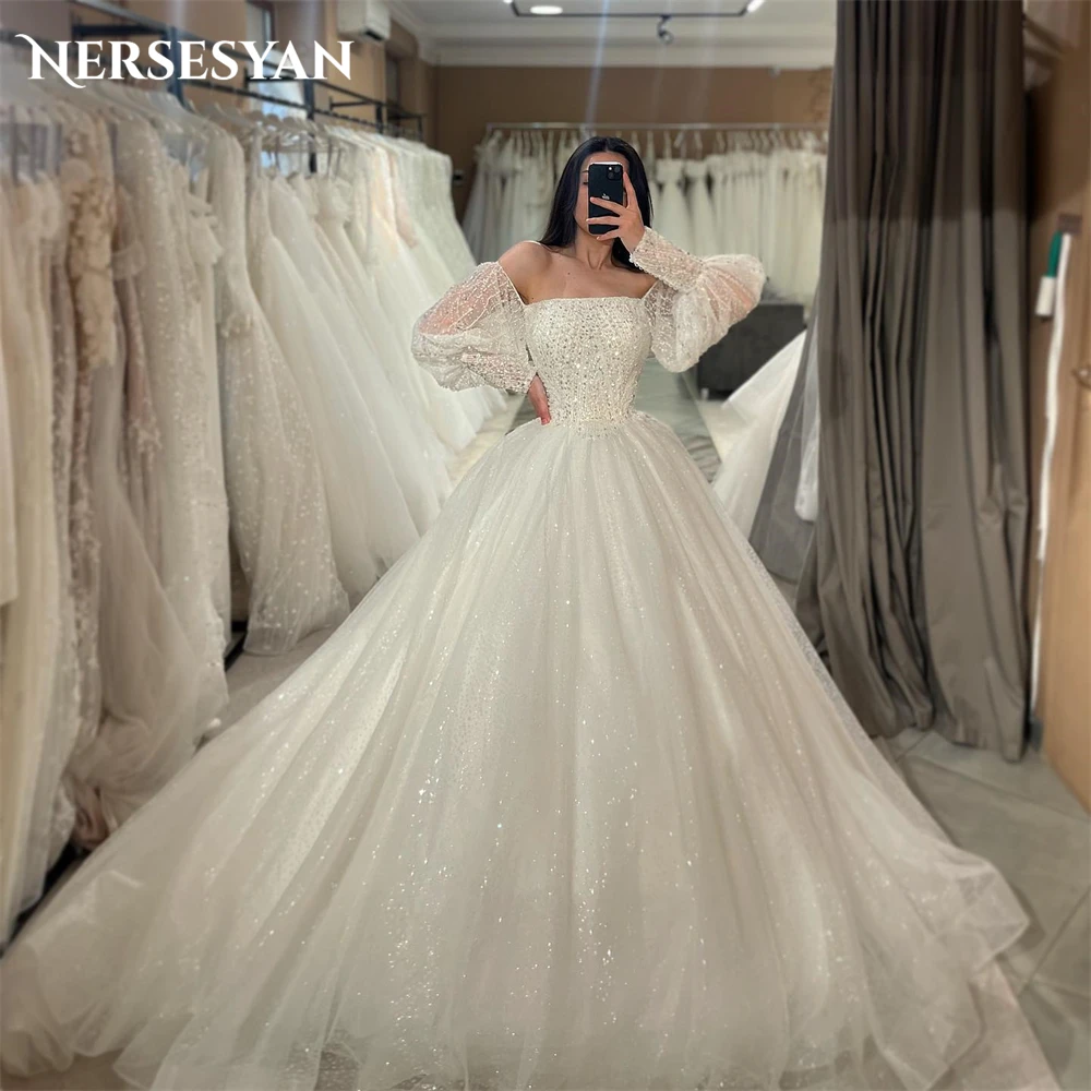 

Nersesyan Glitter Lace Vintage Wedding Dresses Sparkly Appliques Puff Sleeves Off Shoulder Brial Gowns Backless Bride Dress 2024