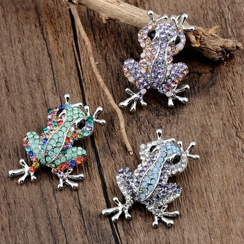 

Design Chic New Selling Cute Little Frog Brooch Fashion Pin Everything Animal Diamond Set Practical Brooch
