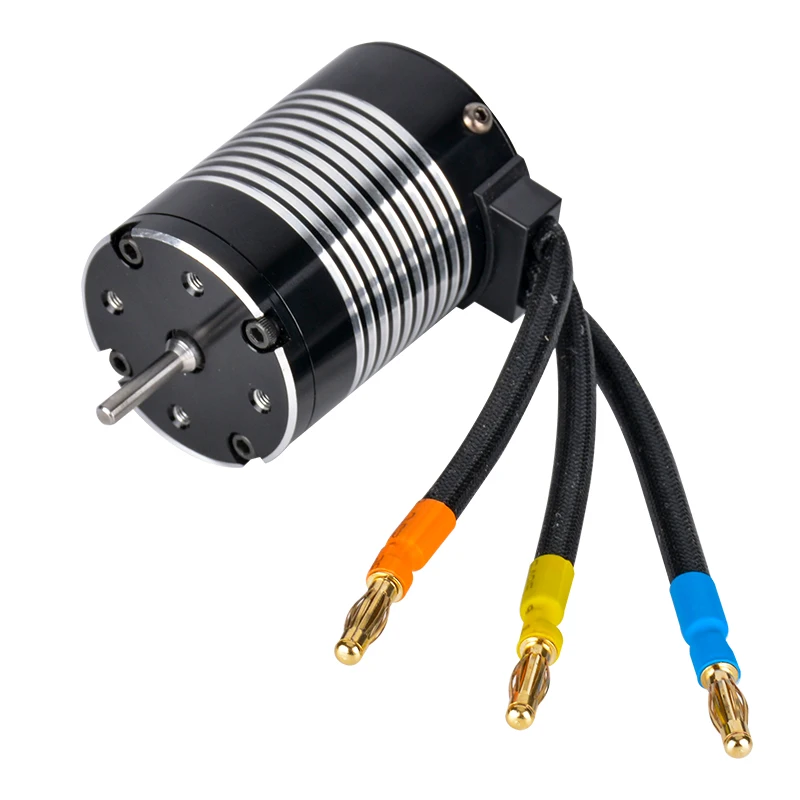 Lot de quatre moteurs brushless pour drone FPV, haute performance 4500KV à 11000KV, alignés sur une surface métallique.