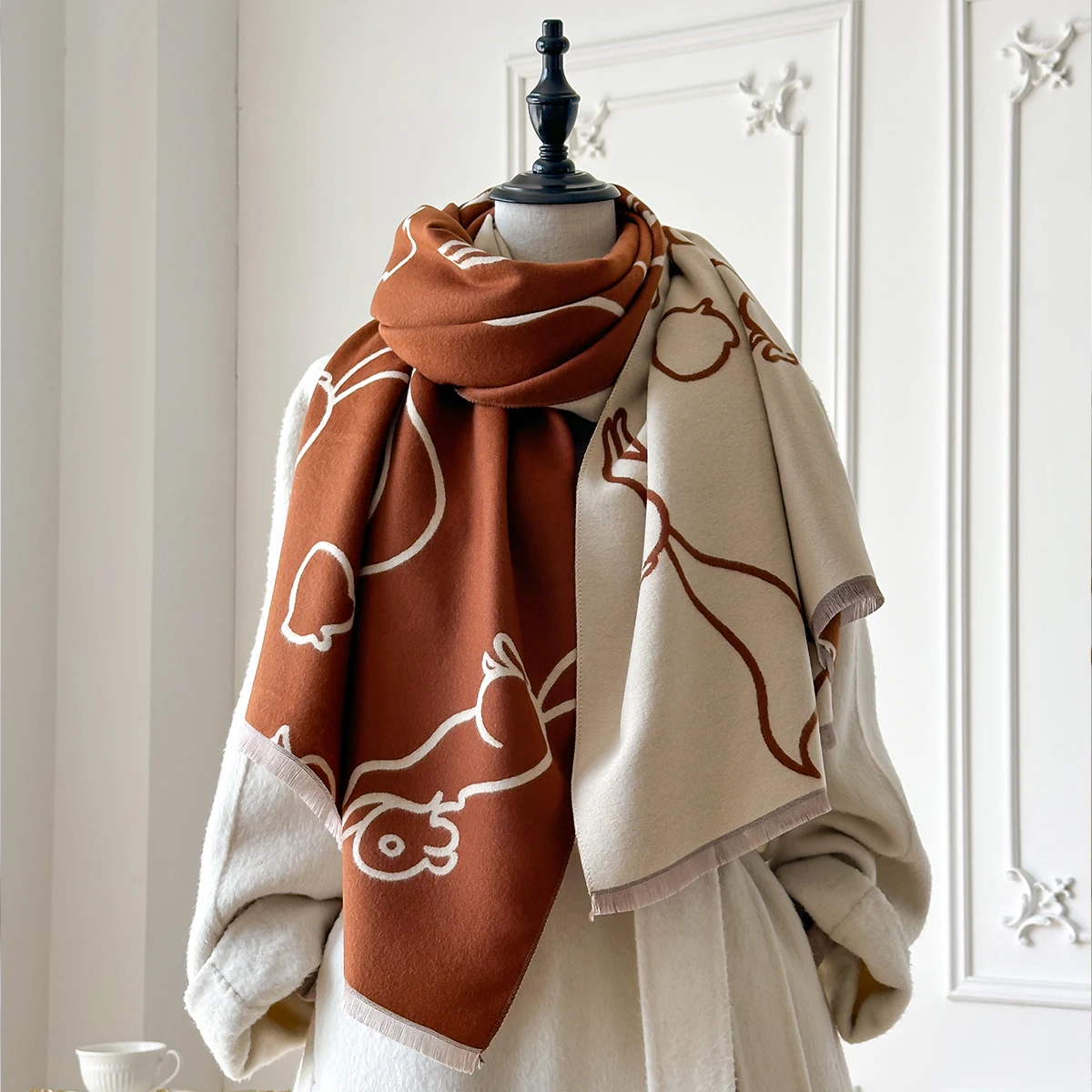 New Luxury Winter Cashmere Little Squirrel Print Scarf Women Warm Pashmina Poncho Scarves Fashion Shawl Thick Foulard Bufanda