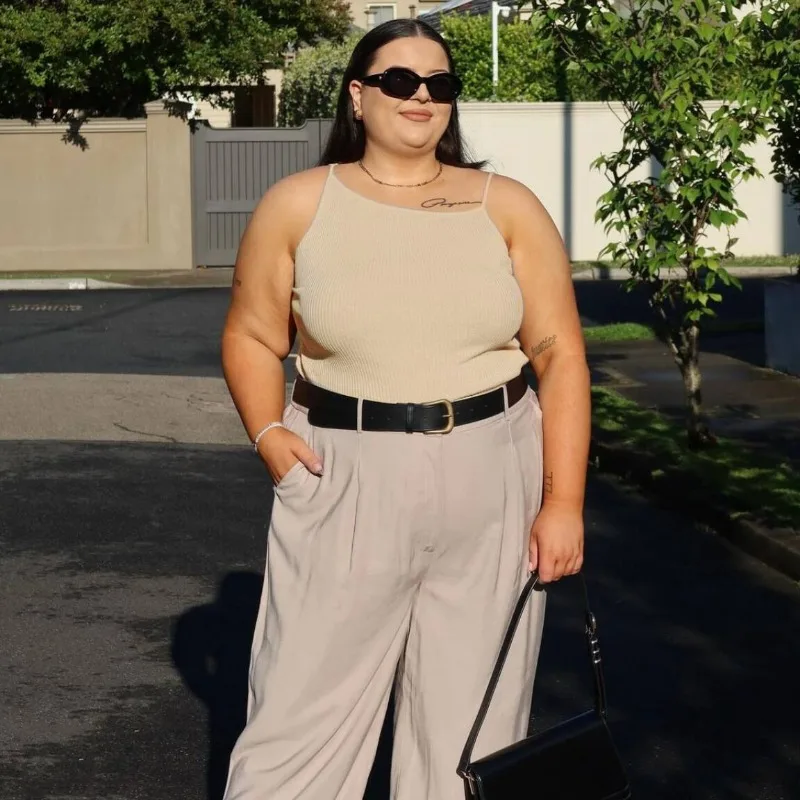 Camiseta negra de moda acanalada para mujer, jersey de espagueti, informal, de retazos, sin mangas, verano 2025, top ajustado para mujer