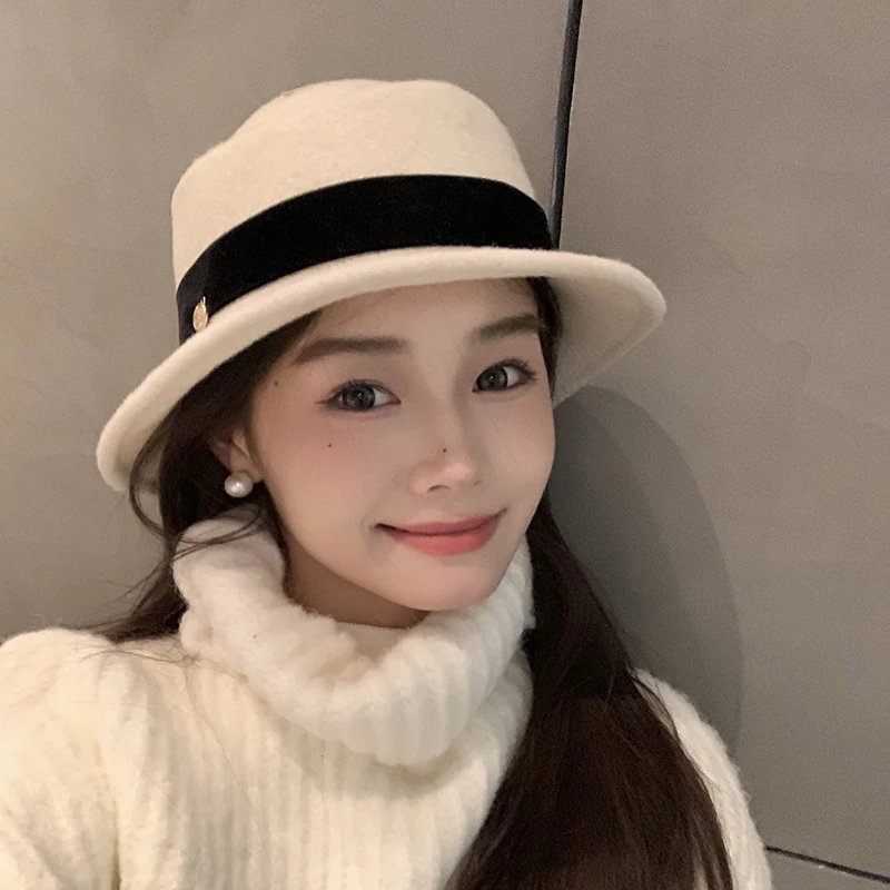 여성을위한 우아한 흰색 호주 양 양모 모자 가을/겨울 펠트 스타일 모자 작은 향기 낚시 마스터