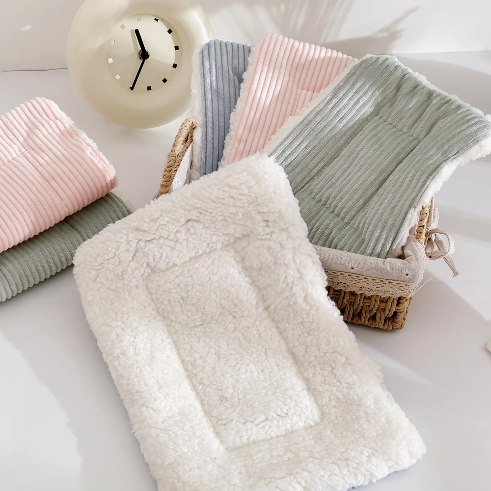 Pet Sleeping Mat Warm Autumn Winter Fleece Bed Soft Mat for Small Animal Hedgehog Hamster Rabbit Bird