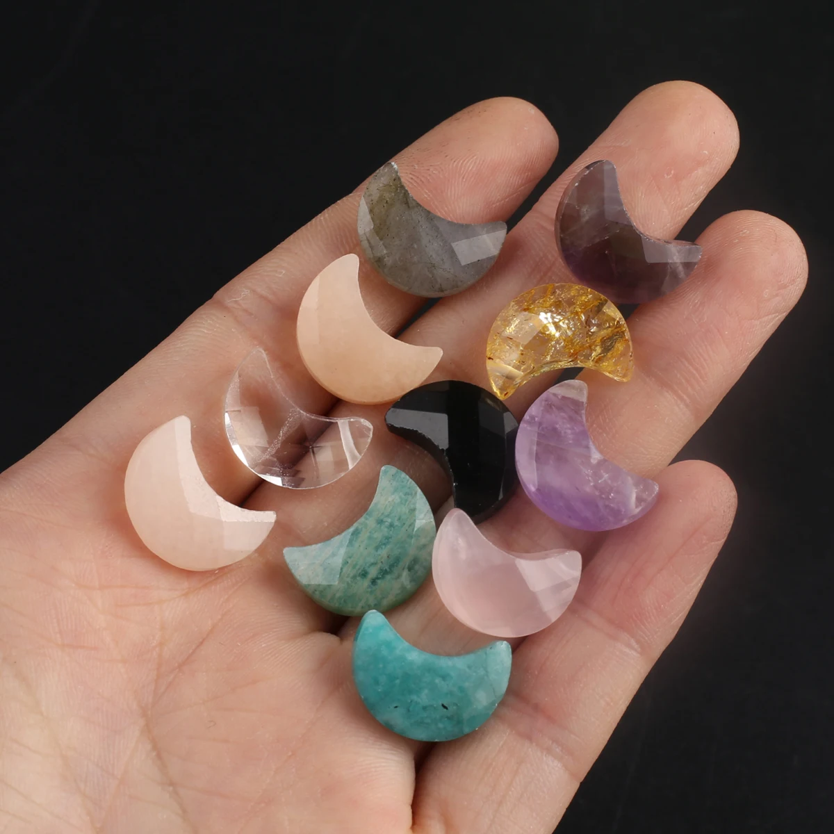 

Natural Semi Precious Stones Randomly Mixed Colors Moon Shaped Small Pendant Beaded Jewelry DIY Necklace Earrings Accessories