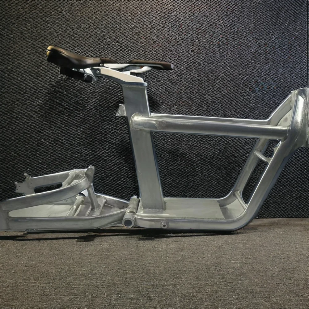 Вантажний електричний велосипед. Високоякісна рама з алюмінієвого сплаву 6061. для шосейних велосипедів і спеціальних гірських велосипедів.