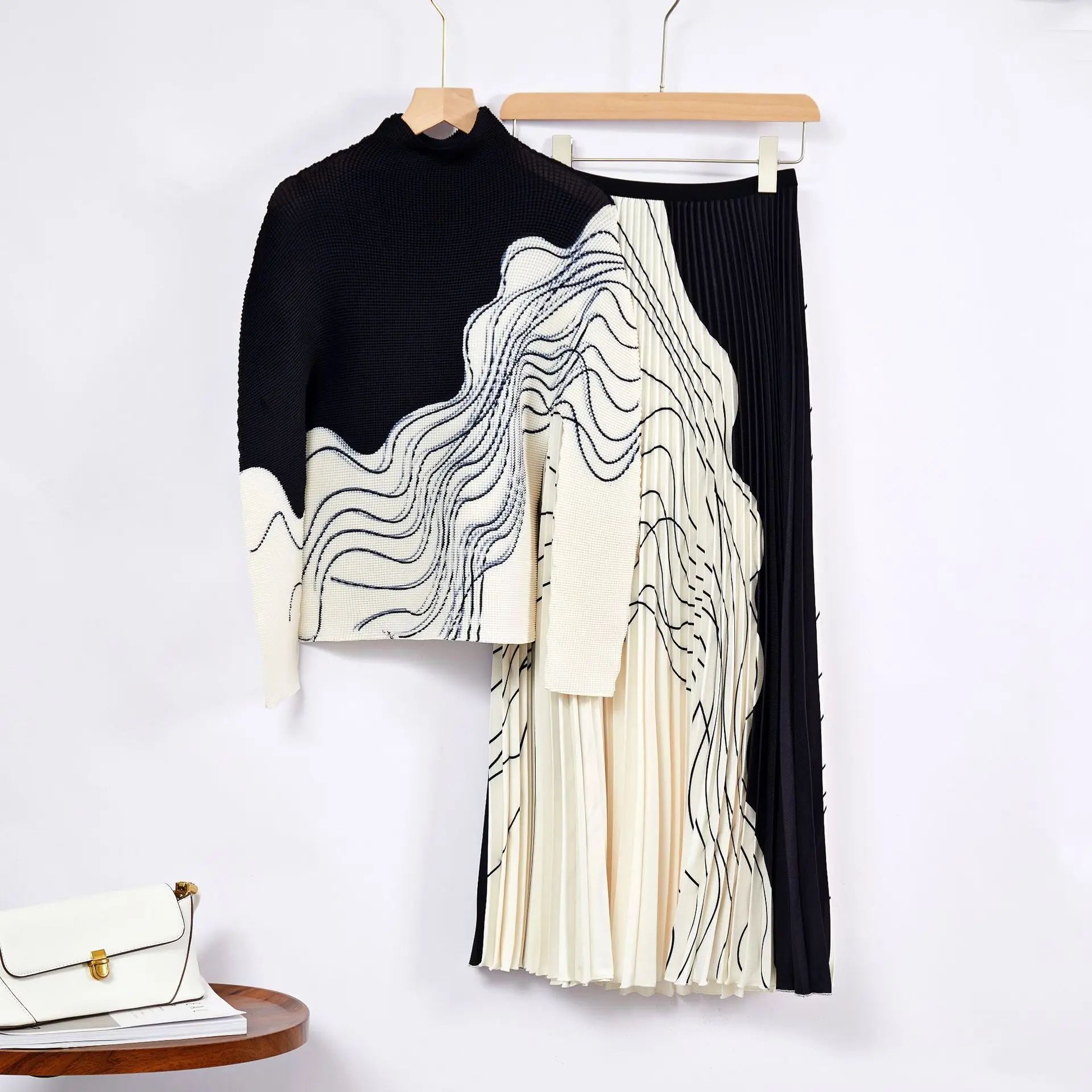 

2024 Summer New Irregular Stripe Pleated Two Piece Set for Women's Half High Collar Long Sleeve Top Printed Skirt