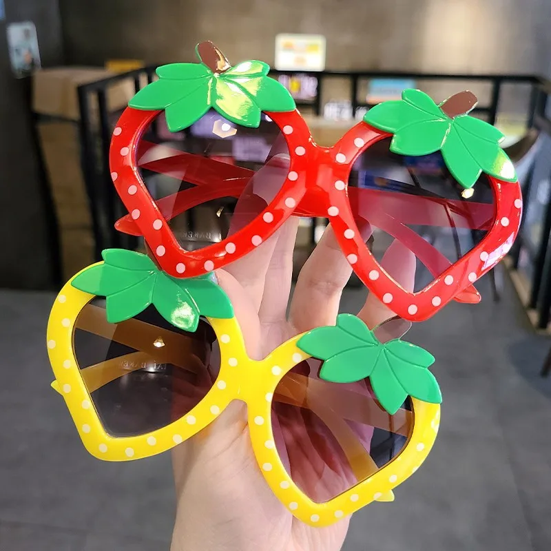 

Children Cartoon Sunglasses Strawberry Sun Glasses Anti-UV Spectacles Baby Oversize Frame Eyeglasses Cute Kid Outdoor Eyewear