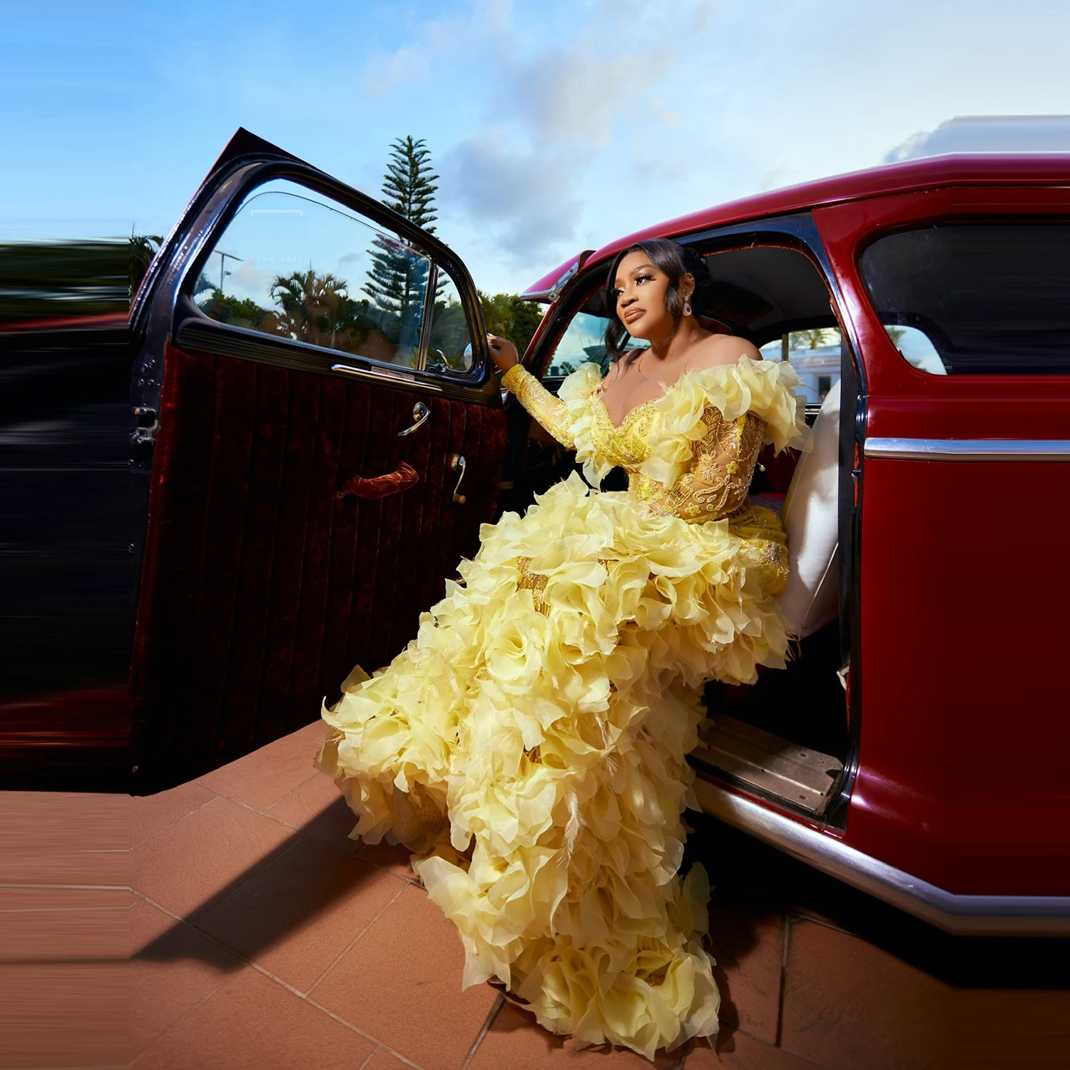 African Women Mermaid Evening Dresses robes de soirée Ruffles Bottom Feathers Long Sleeves Prom Dress Off Shoulder Party Gown