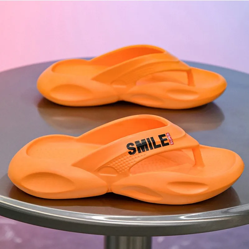 

2024 Summer Men Flip Flop Massage Slip-On Platform Slippers For Men Fashion Outdoor Beach Anti-Slip Flip-Flops Men Slippers