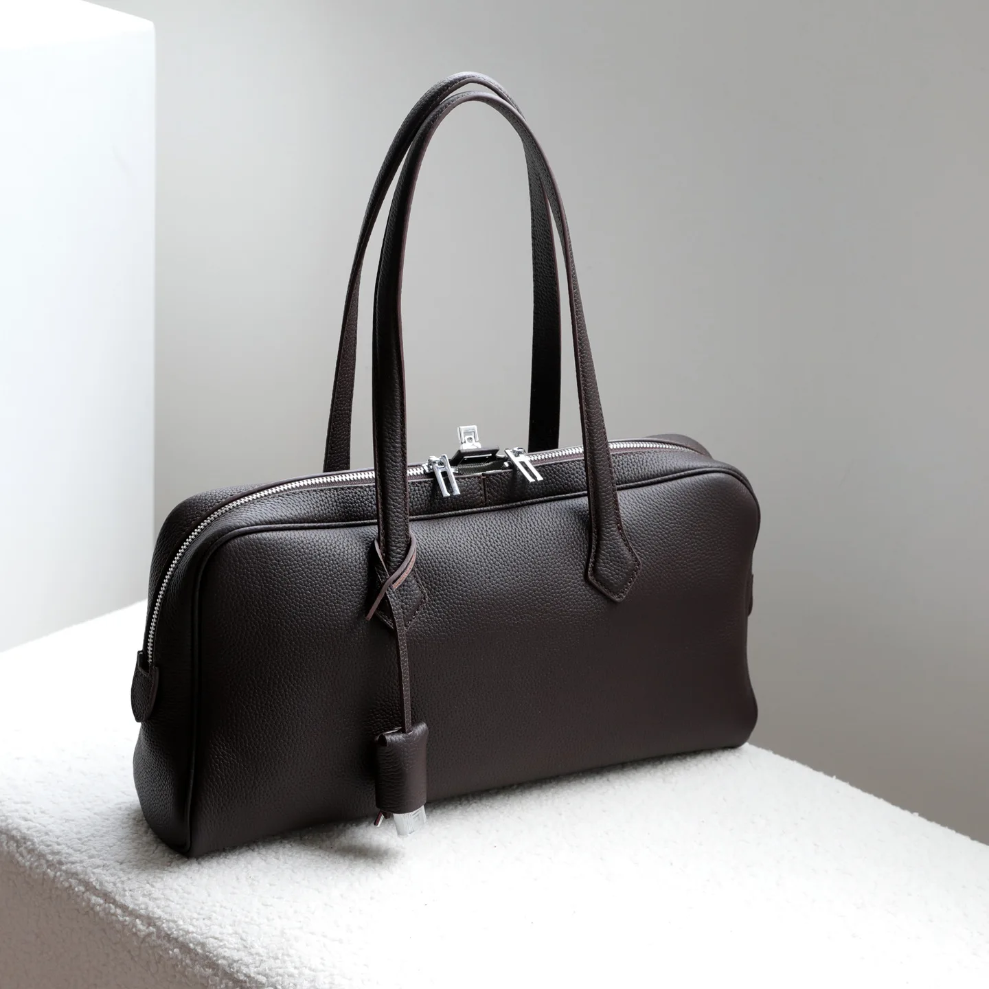 Top Layer Cowhide Leather Boston Bowling Bag Large Capacity Women's Tote Genuine Leather Underarm Bag Urban Minimalist Style