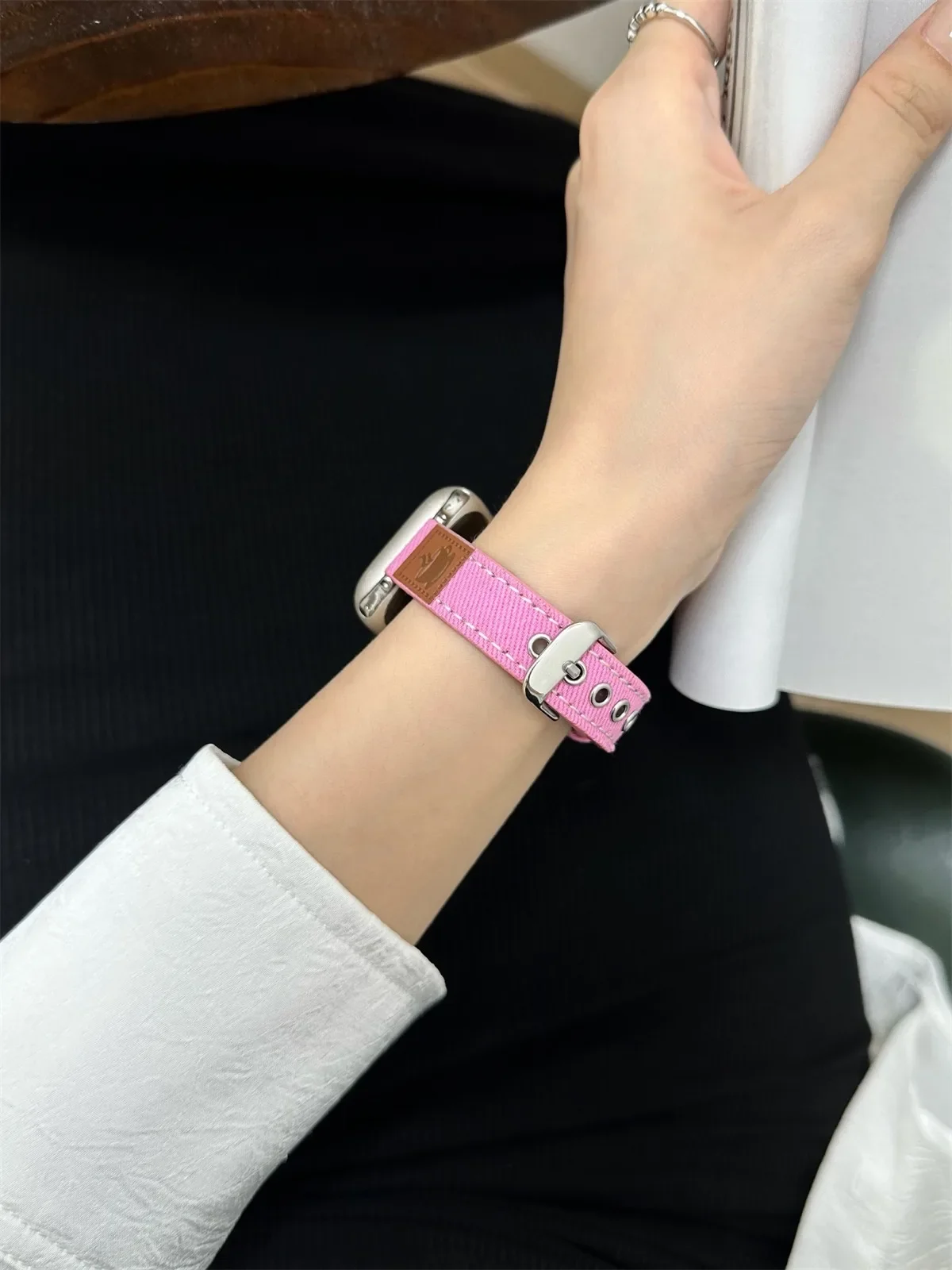 Bracelet de montre pour iWatch 42/44/45/46/49 mm 38/40/41 mm Bracelet de montre tendance en cuir PU pour montres de la série Ultra2 Série 10/9/8/7/6/5/4/3/2/1_voghion.com