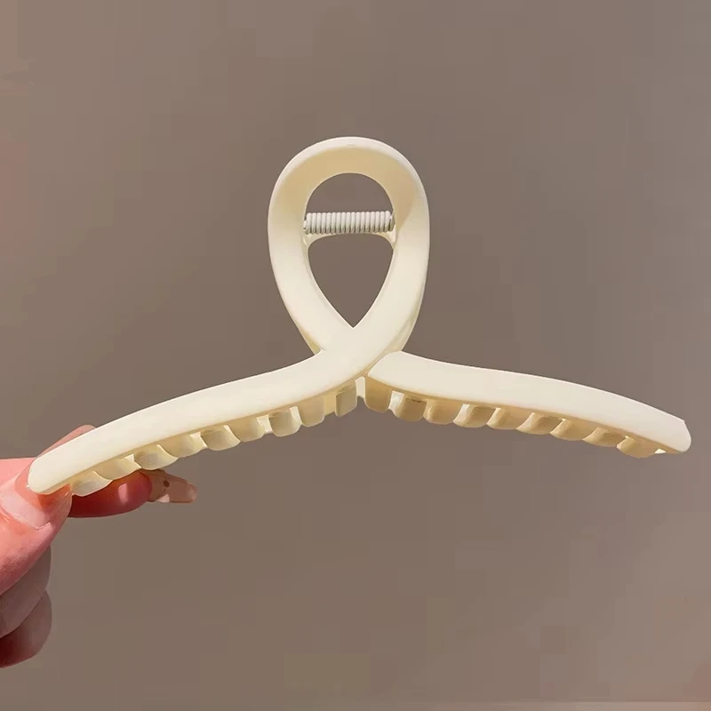 Elegant Frosted Acrylic Wave Hair Claw for Women - Versatile French-Style Accessory