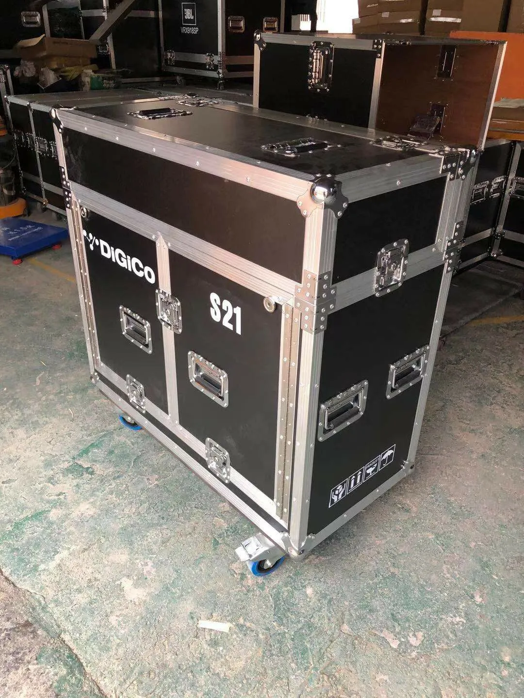 Digico S21 mixing console aviation case hydraulic cabinet all-in-one shockproof and rainproof with desktop case transport case 2