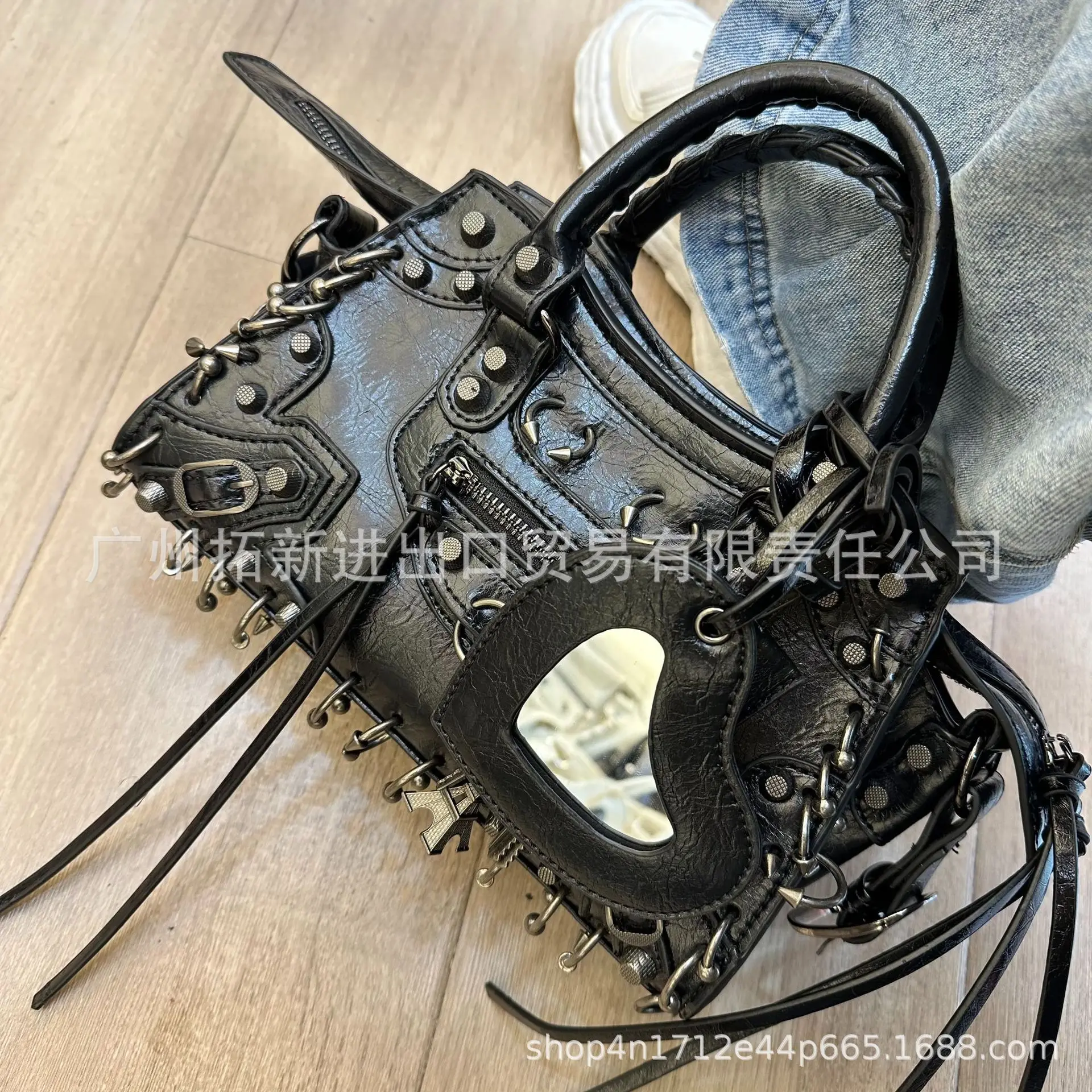 2025 New Women's Fashion Shoulder Bag European Vintage Style Cropped Studded Motorcycle Bag Soft Material Crossbody Design 1
