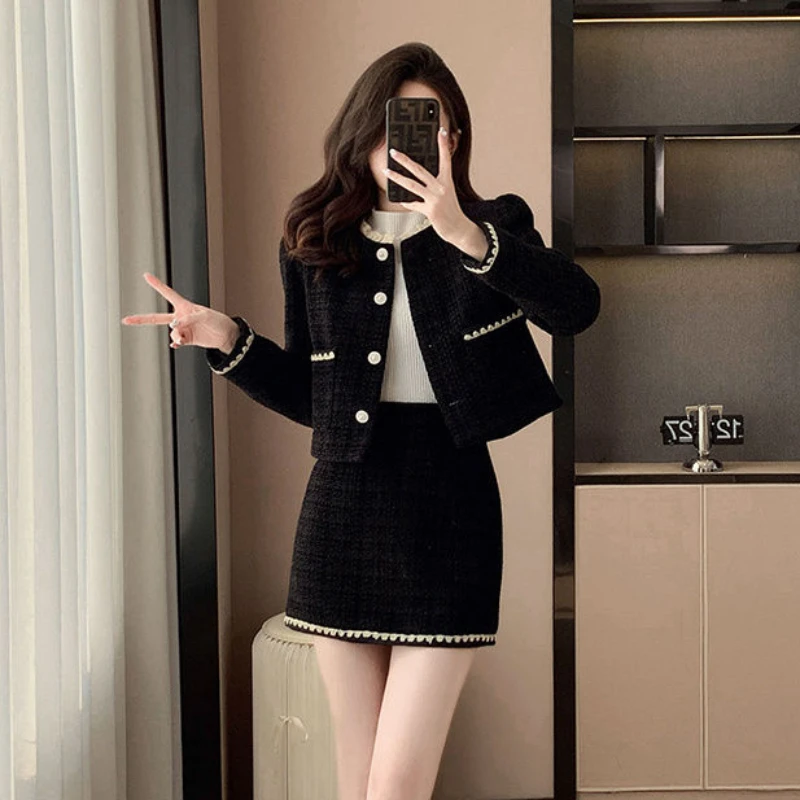 

Women's Winter Fragrance Lace Stitched Tweed Suit Skirt Set Black Hepburn Style Round Neck Woolen Blazers Skirt Two-piece Set