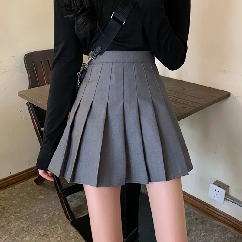 Mini-jupe Plissée à Carreaux – Noir, Gris, Violet, Beige – Taille 8, Marque NEXT – Neuve Sans étiquette, Courte Et Stylée