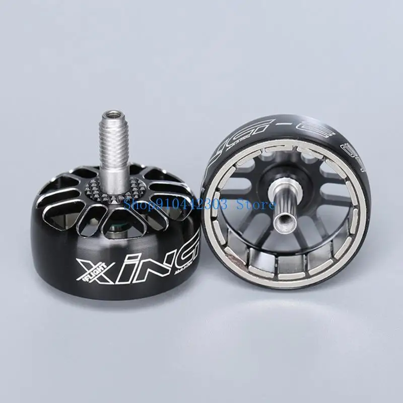 L4MD 효율적인 전력 브러시리스 모터는 장시간 비행에 최적화되어 비행 사진 촬영 시 에너지 소비를 최소화합니다.