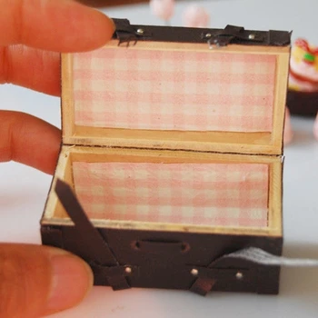Mini scatola portabagagli per valigia in legno in pelle vintage in miniatura per casa delle bambole 1/12